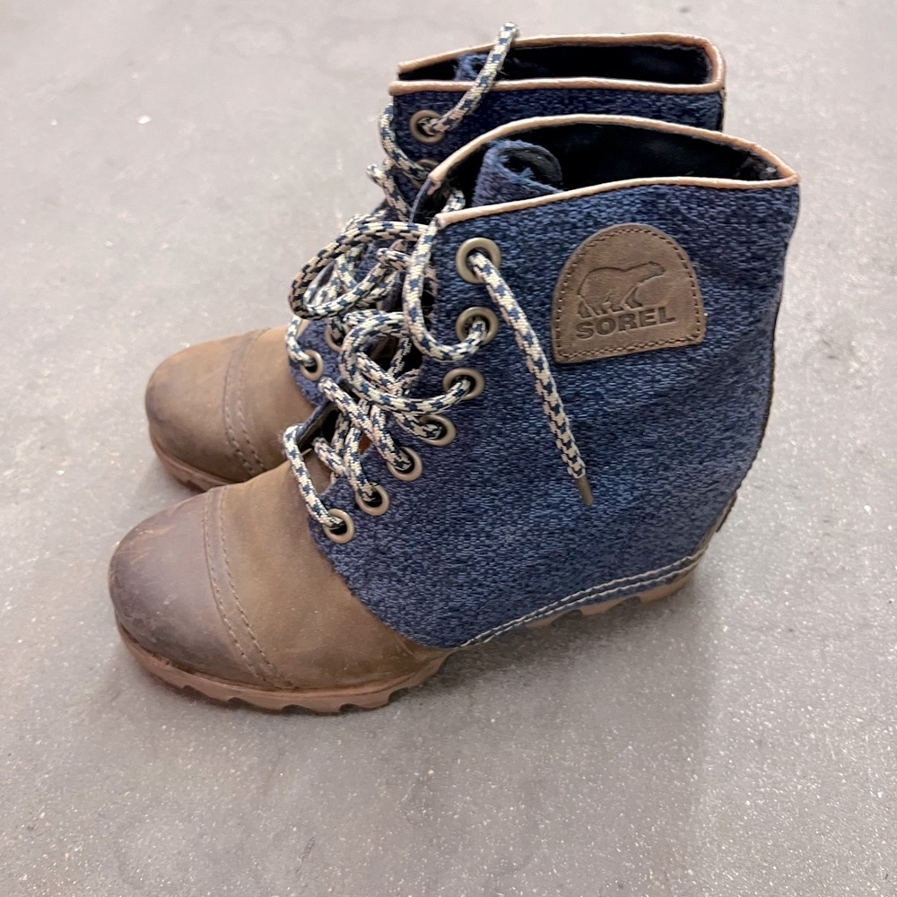 Women's Sorel Lexie Wedge Felt Leather Boots